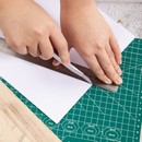 Нож канцелярский Deli Essential Metal Vivid Mini шир.лез.9мм фиксатор сталь серый E2034